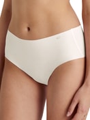 Damen-Model trägt Seamless-Midislip, 2er-Pack aus Modal in Beige, Einfarbig aus Serie Natural Skin Duo von CALIDA, Vorderansicht