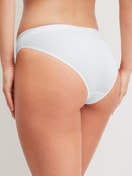 Le mannequin Femme porte le/la Culotte en Modal de couleur Blanc, Unicolore, de la série Soft Favourites de CALIDA, Vue arrière