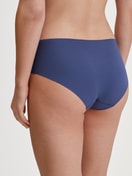 Le mannequin Femme porte le/la Culotte en Modal de couleur Bleu, Unicolore, de la série Natural Skin de CALIDA, Vue arrière