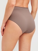 Damen-Model trägt Slip, high waist, 3er-Pack aus Polyamid in Braun, Einfarbig aus Serie Eco Sense Special von CALIDA, Rückansicht
