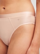 Women model is wearing Brief made of Cotton in Pink, Unicoloured from the Cate series by CALIDA, Detail