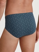 Herren-Model trägt Slip aus TENCEL™ in Blau, Gemustert aus Serie Focus Trend von CALIDA, Rückansicht