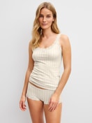 Damen-Model trägt Panty, low cut aus Baumwolle in Beige, Einfarbig aus Serie Etude Toujours von CALIDA, Outfit