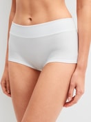 Le mannequin Femme porte le/la Panty taille haute en Coton de couleur Blanc, Unicolore, de la série Elastic Special de CALIDA, Vue de face