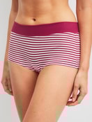 Damen-Model trägt Panty, regular cut aus Baumwolle in Rosa, Gestreift aus Serie Elastic Special von CALIDA, Vorderansicht