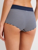 Le mannequin Femme porte le/la Panty taille haute en Coton de couleur Bleu, Rayée, de la série Elastic Special de CALIDA, Vue arrière