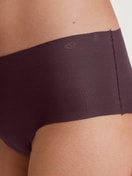 Le mannequin Femme porte le/la Panty en Modal de couleur Rouge, Unicolore, de la série Natural Skin de CALIDA, Détail