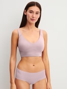 Le mannequin Femme porte le/la Panty en Modal de couleur Violet, Unicolore, de la série Natural Skin de CALIDA, Tenue