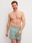 Le mannequin Homme porte le/la Boxershorts, lot de 2 en 100% coton de couleur Vert, À motifs, de la série Cotton Special de CALIDA, Tenue