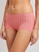 Women model is wearing High Waist Panty made of Cotton in Pink, Lace from the Etude Xtra series by CALIDA, Front view