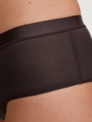 Damen-Model trägt Panty, regular cut aus Modal in Braun, Einfarbig aus Serie Soft Favourites von CALIDA, Detail