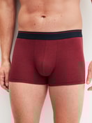 Le mannequin Homme porte le/la Boxer brief en Coton de couleur Rouge, Unicolore, de la série Cotton Stretch de CALIDA, Vue de face
