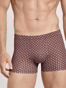 Herren-Model trägt Boxer Brief aus Baumwolle in Rot, Gemustert aus Serie Daywear Xtra von CALIDA, Vorderansicht