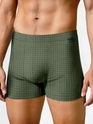 Le mannequin Homme porte le/la Boxer brief en Coton de couleur Vert, À motifs, de la série Daywear Xtra de CALIDA, Vue de face