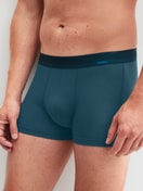 Le mannequin Homme porte le/la Boxer brief en Lyocell de couleur Turquoise, Unicolore, de la série Focus de CALIDA, Vue de face