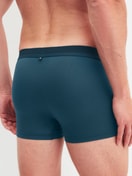 Le mannequin Homme porte le/la Boxer brief en Lyocell de couleur Turquoise, Unicolore, de la série Focus de CALIDA, Vue arrière
