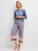 Le mannequin Femme porte le/la  en Coton de couleur Gris, Motif, de la série Sleep Over M&M de CALIDA, Tenue
