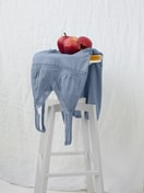 La modella / Il modello Donna indossa Camicia da notte, lunghezza 95 cm in Modal di colore Blu, Pizzo, della serie Etude Ajours di CALIDA, Immagine aggiuntiva