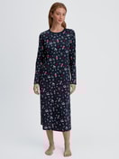 Damen-Model trägt Langarm-Nachthemd, Länge 120 cm aus 100% Baumwolle in Blau, Gemustert aus Serie Family & Friends von CALIDA, Vorderansicht