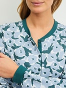 La modella / Il modello Donna indossa  in 100% cotone di colore Turchese, Floreale, della serie Midnight Flowers di CALIDA, Dettaglio