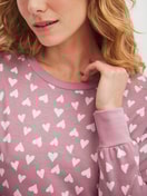 Damen-Model trägt Langarm-Nachthemd, Länge 100 cm aus 100% Baumwolle in Rosa, Gemustert aus Serie Cotton Special von CALIDA, Detail