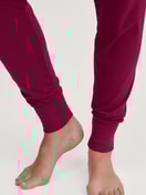 Women model is wearing Pyjama with cuff made of 100% Cotton in Pink, Unicoloured from the Soulmate series by CALIDA, Detail