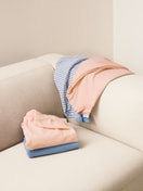 Damen - Frottee Bündchen-Pyjama aus Baumwolle in Blau, Gestreift aus Serie Soft Dreams von CALIDA, Detail