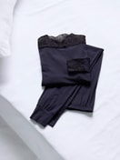 Bündchen-Pyjama Damen - Bündchen-Pyjama aus Modal in Blau, Spitze aus Serie Elegant Dreams von CALIDA, Detail