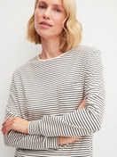 Women model is wearing Pyjama with cuff made of 100% Cotton in Beige, Striped from the Sweet Dreams series by CALIDA, Detail