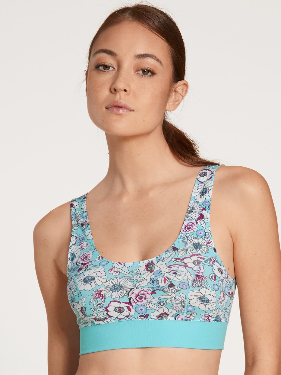 Le mannequin Femme porte le/la Brassière en Coton de couleur Turquoise, Floral, de la série Elastic Trend de CALIDA, Vue de face
