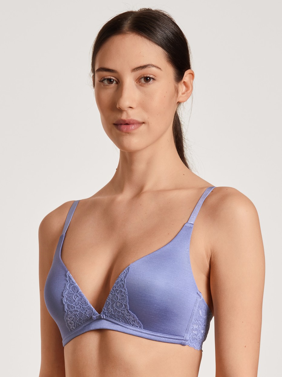 Triangle bra without underwire