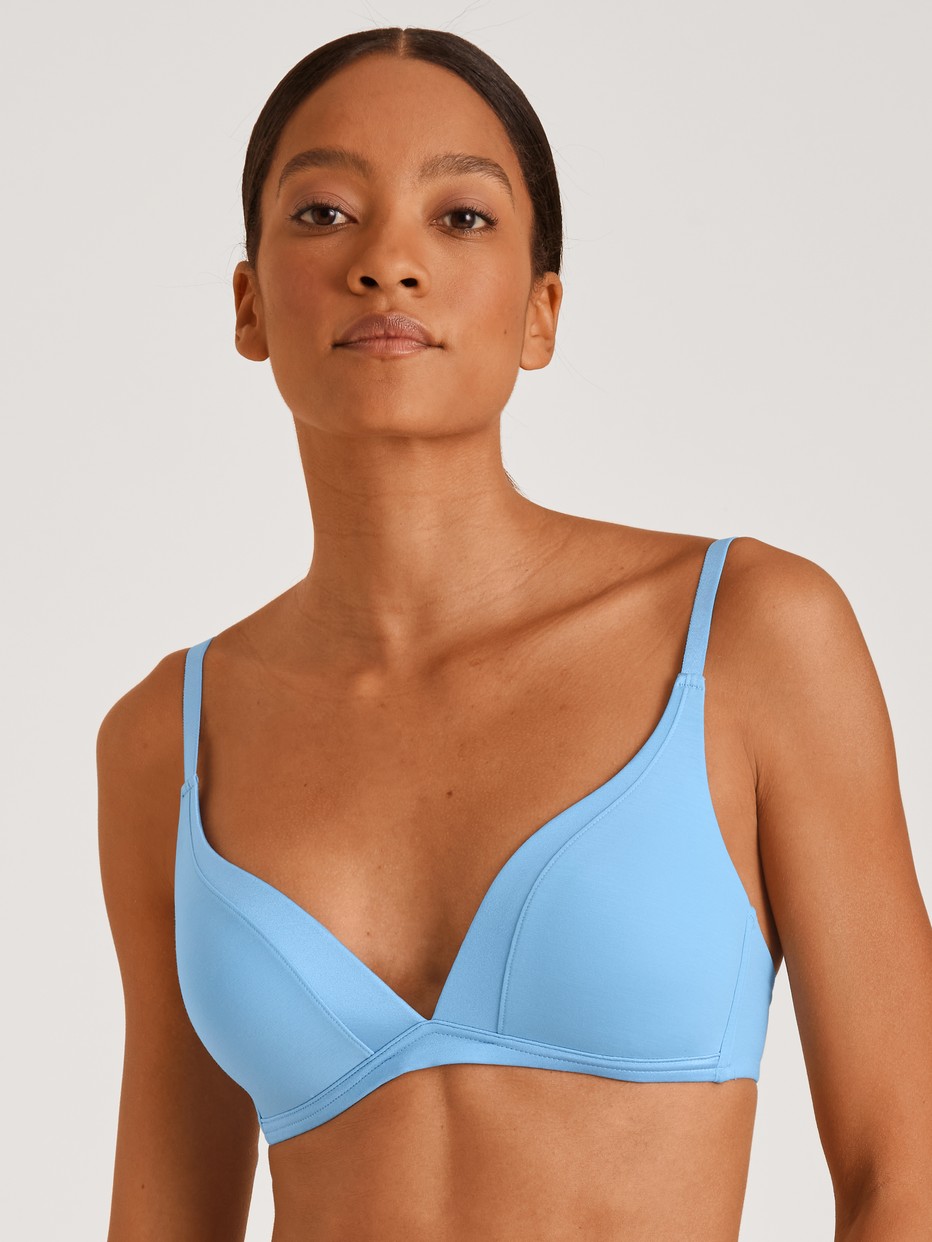 Soft bra without underwire