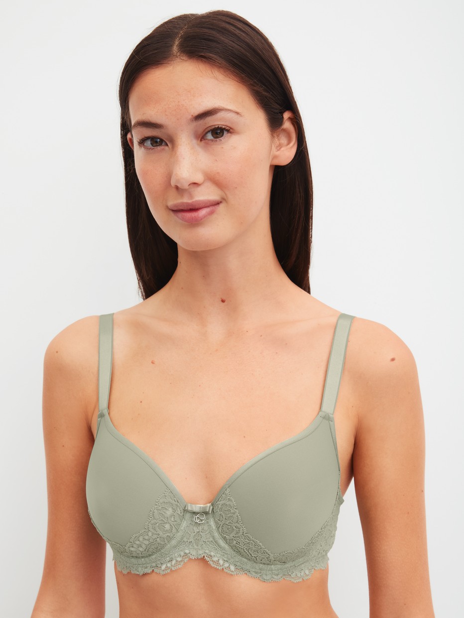 Le mannequin Femme porte le/la Soutien-gorge spacer avec armatures en Polyamide de couleur Vert, Dentelle, de la série Sensual Secrets de CALIDA, Vue de face