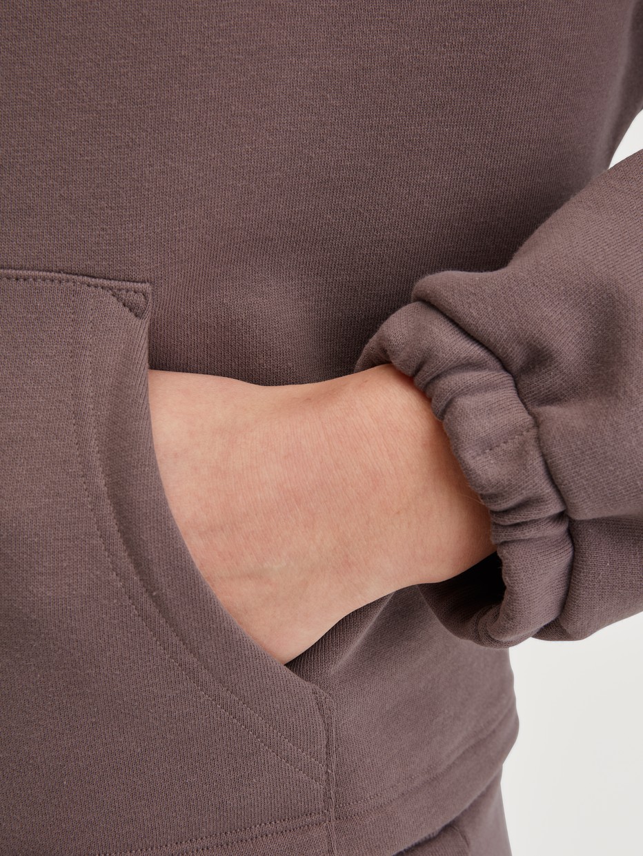 Women model is wearing Pullover made of Organic cotton in Brown, Unicoloured from the Lounge Element series by CALIDA, Detail