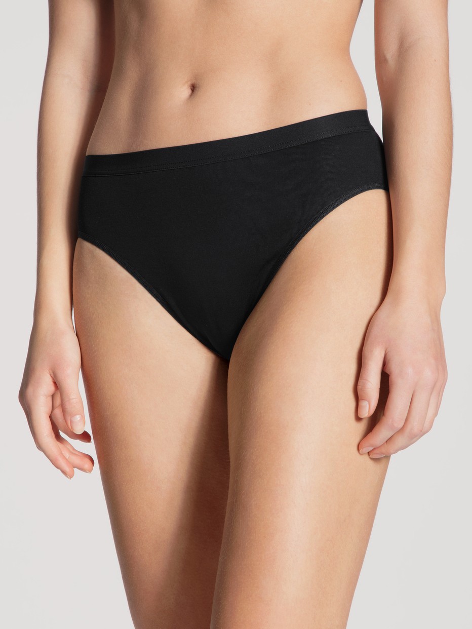 Women model is wearing  made of 100% Cotton in Black, Unicoloured from the Light Duo series by CALIDA, Front view