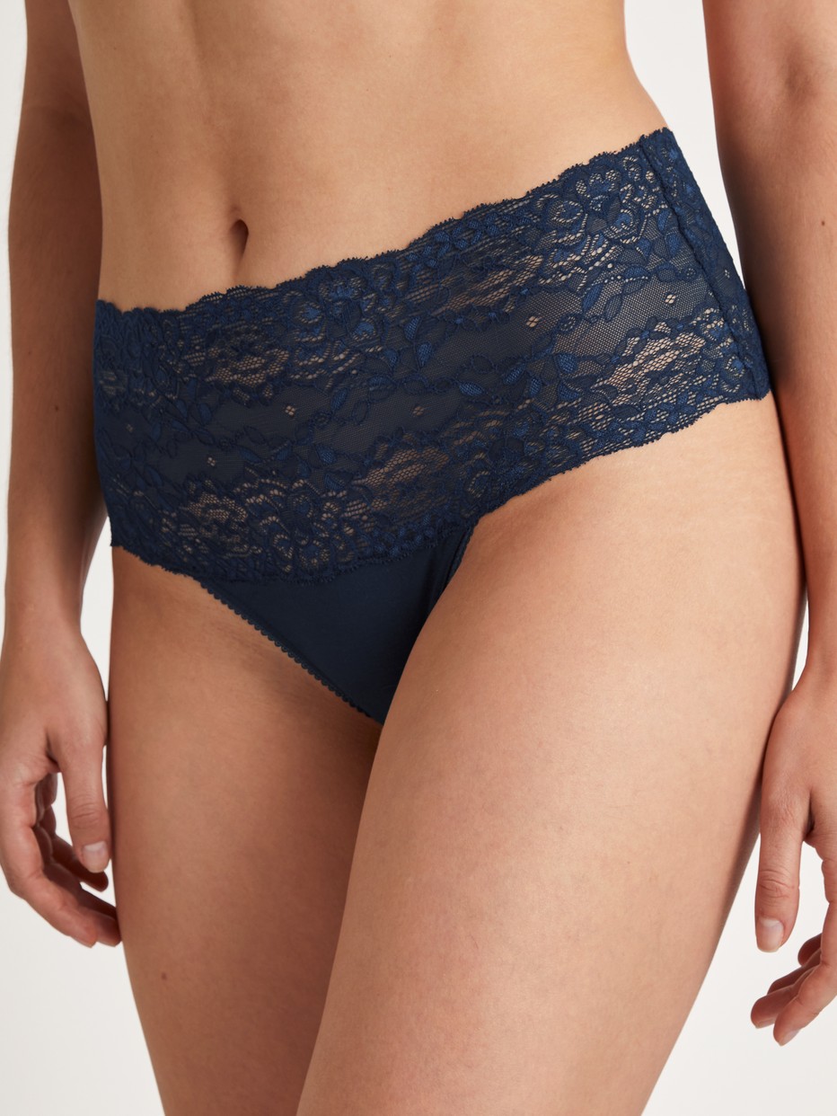 High-waisted briefs with lace waistband