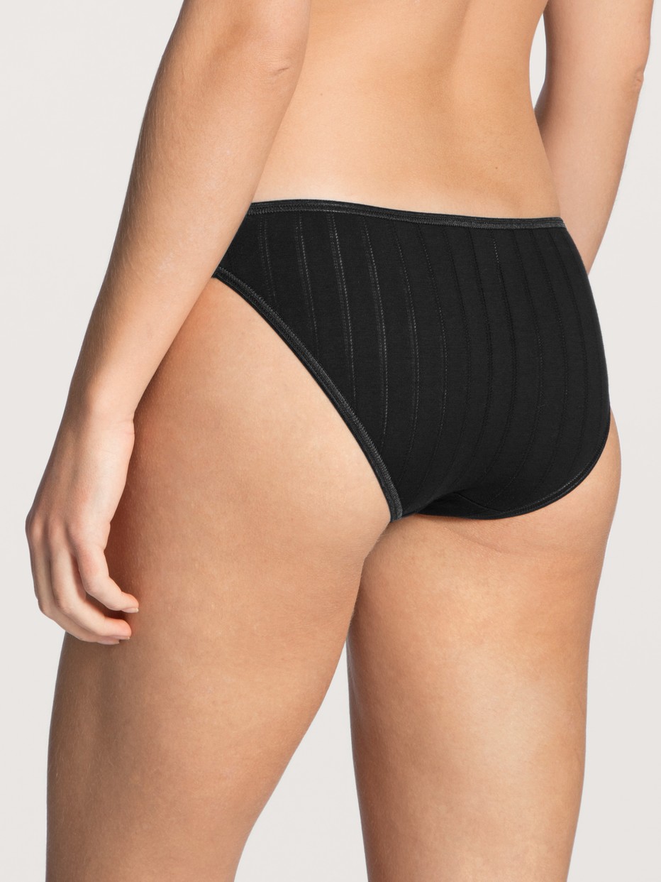 Brief, low cut