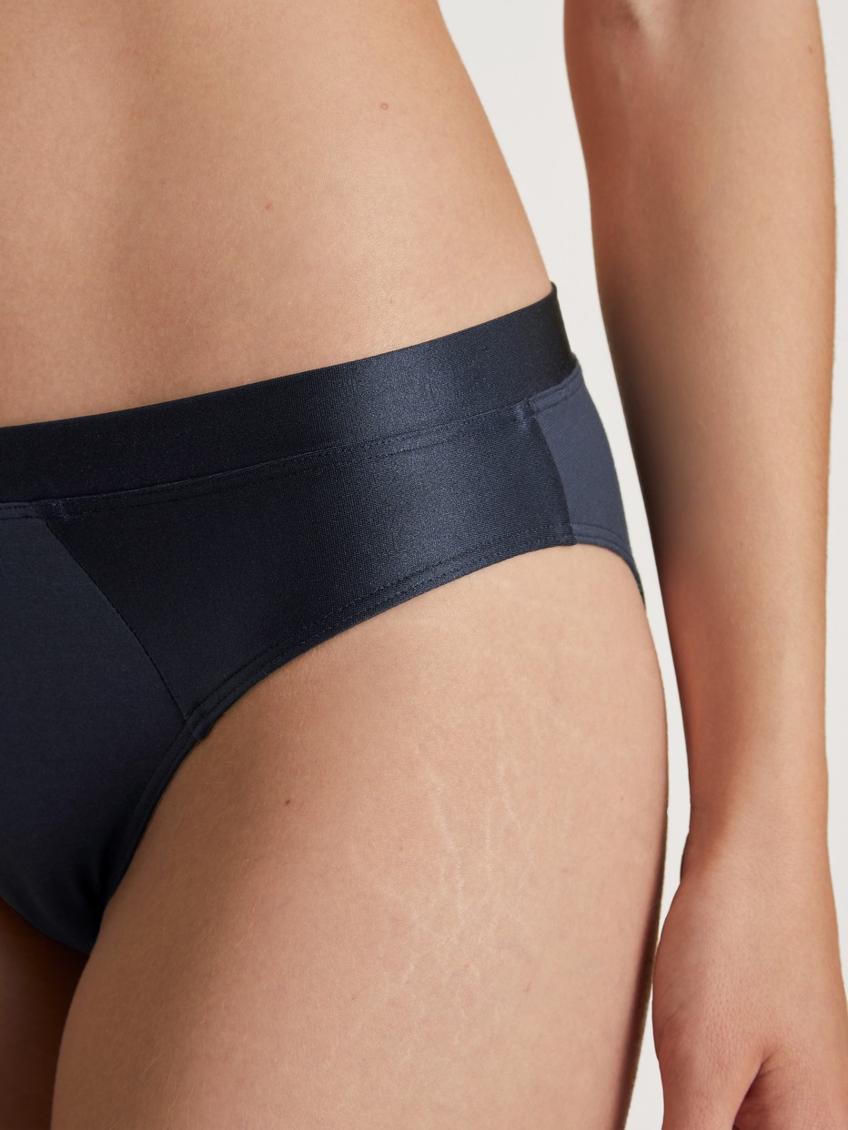 Brief