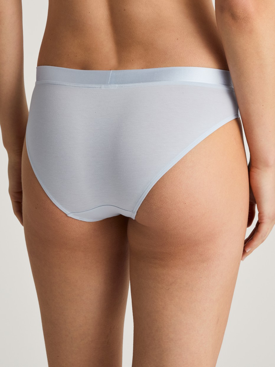 Brief