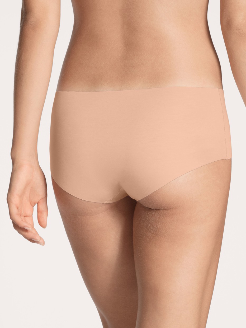 Le mannequin Femme porte le/la  en Modal de couleur Rose, Unicolore, de la série Natural Skin Duo de CALIDA, Vue arrière