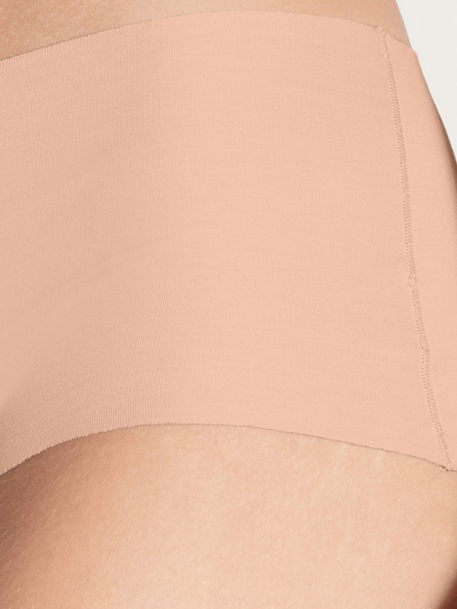 Le mannequin Femme porte le/la  en Modal de couleur Rose, Unicolore, de la série Natural Skin Duo de CALIDA, Détail
