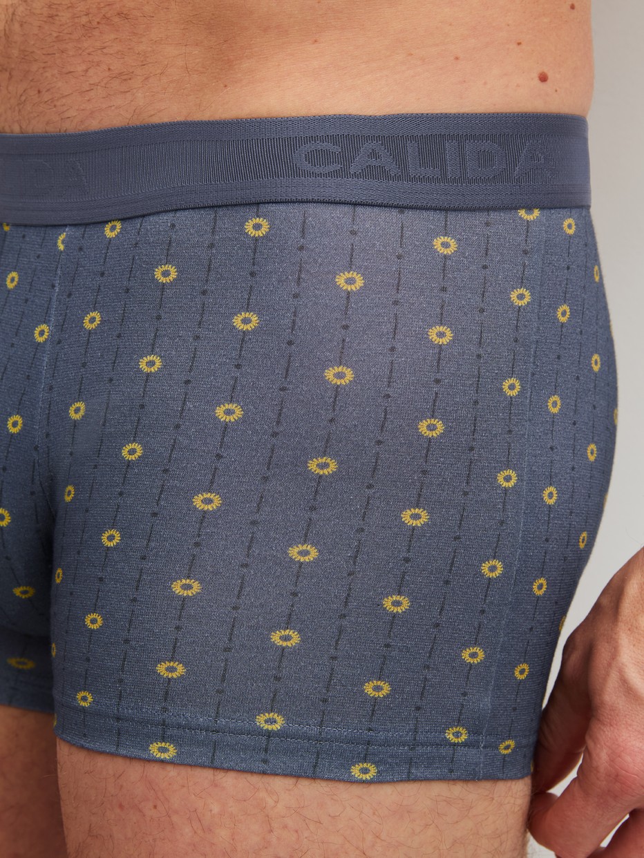 Men model is wearing Boxer brief made of Cotton in Grey, Patterned from the EDITION 85 series by CALIDA, Detail