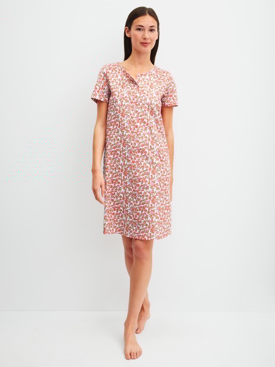 Women model is wearing Short-sleeved nightdress, length 95 cm made of 100% Cotton in Red, Floral from the Flower Nights series by CALIDA, Front view