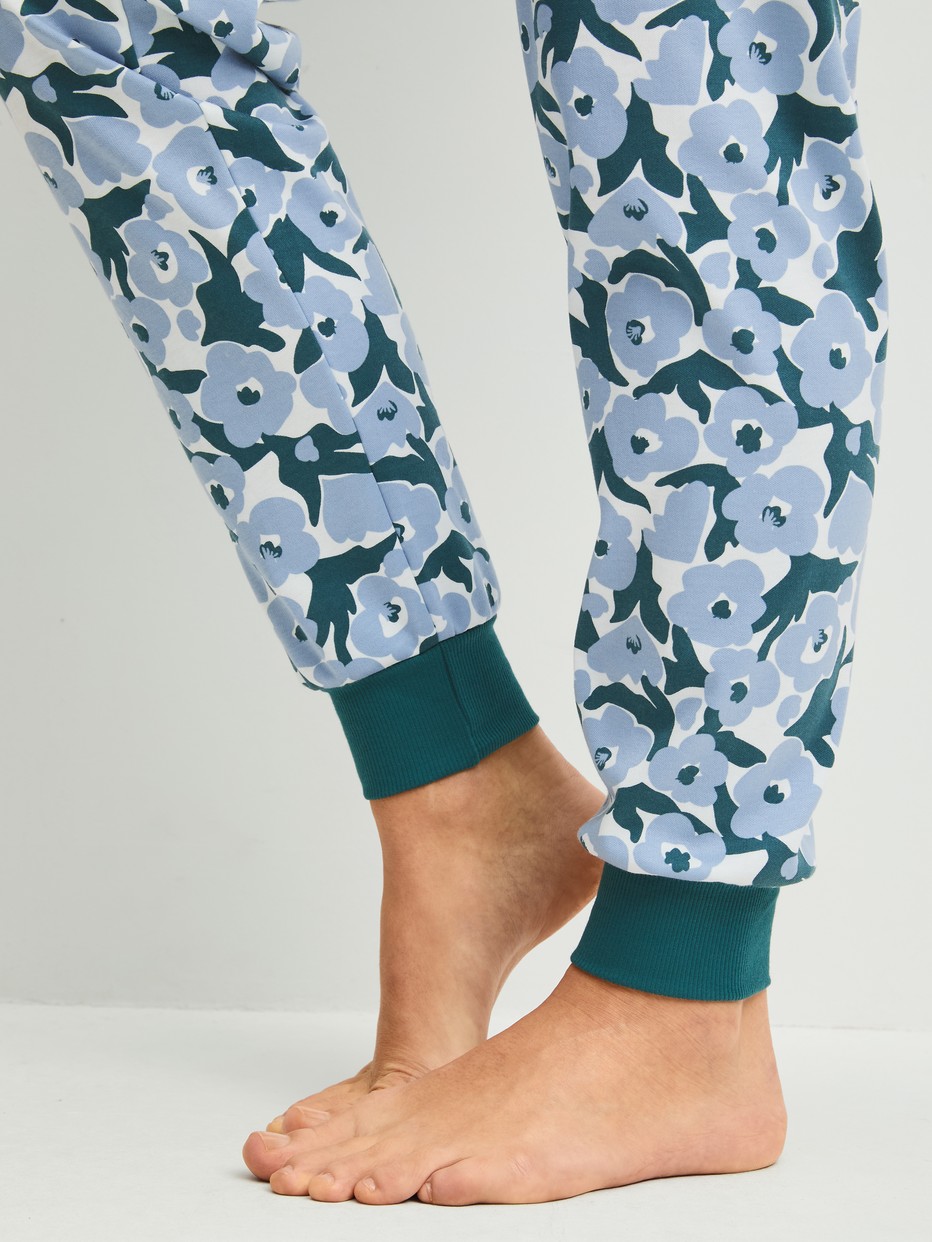 Women model is wearing  made of 100% Cotton in Turquoise, Floral from the Midnight Flowers series by CALIDA, Detail