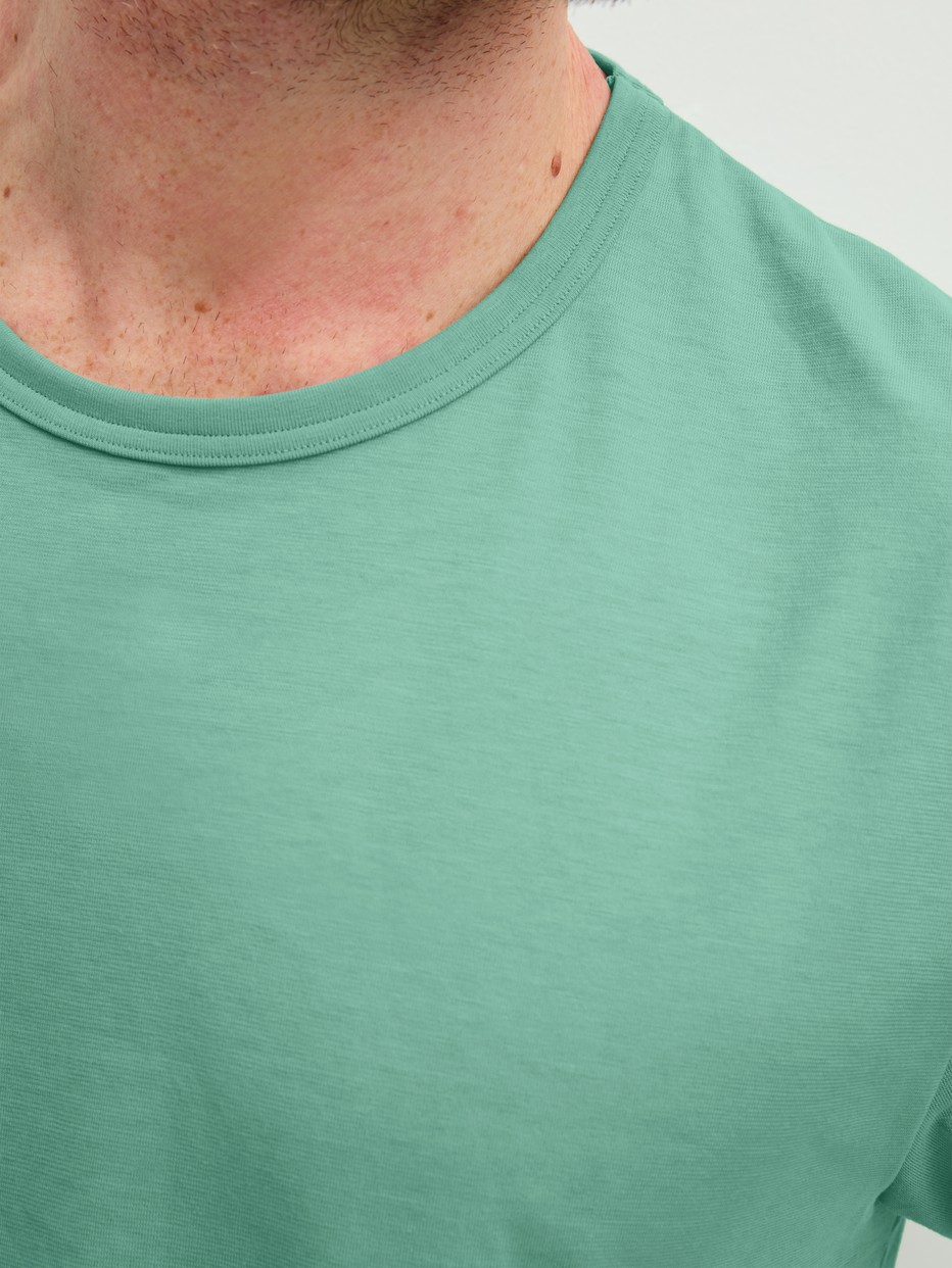 Men model is wearing Short pyjama made of 100% Cotton in Green, Striped from the Relax Easter series by CALIDA, Detail