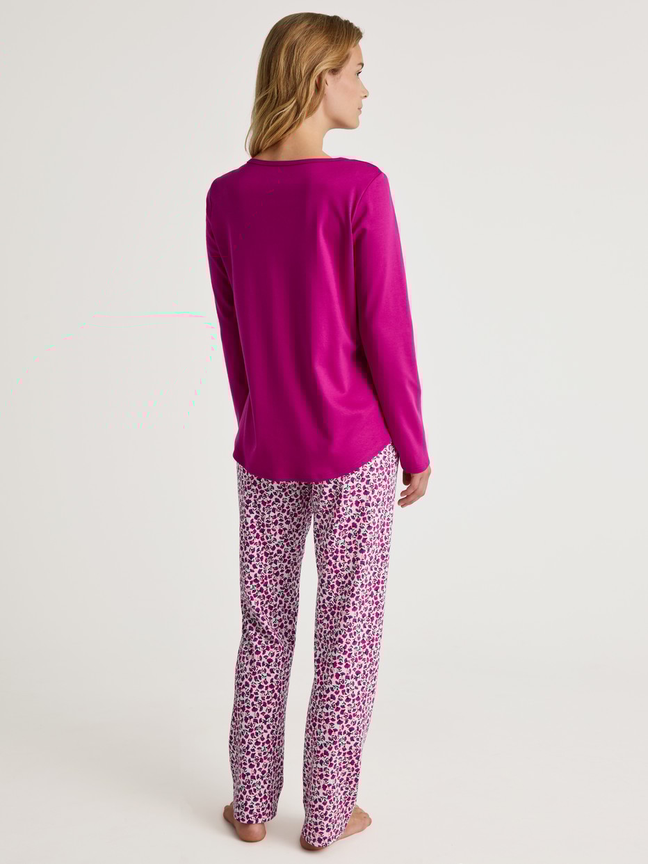 La modella / Il modello Donna indossa Pigiama in 100% cotone di colore Rosa, Floreale, della serie Season Special di CALIDA, Vista posteriore