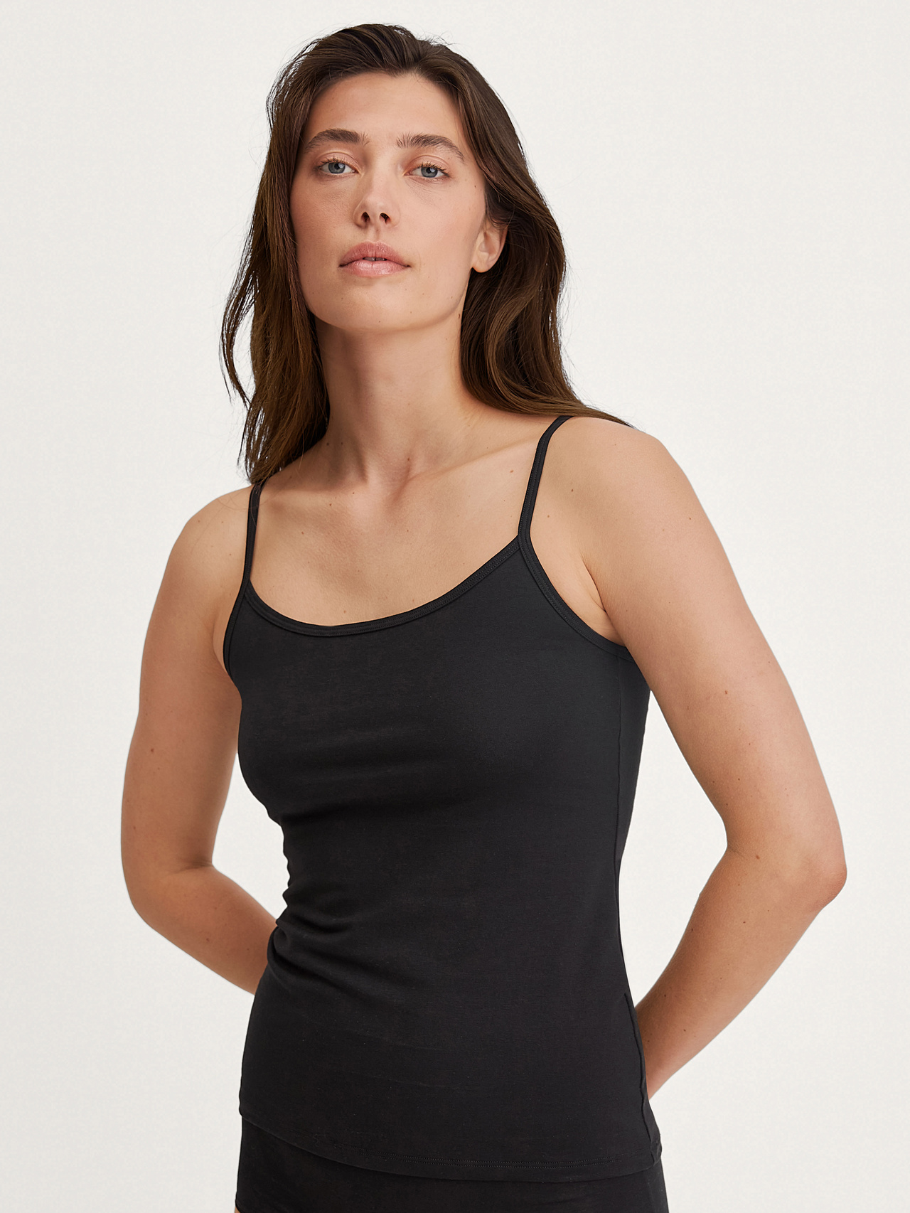 CALIDA Essential Cotton Spaghetti-Topfür Damen, S, Schwarz, Komfort und Stil in Perfektion