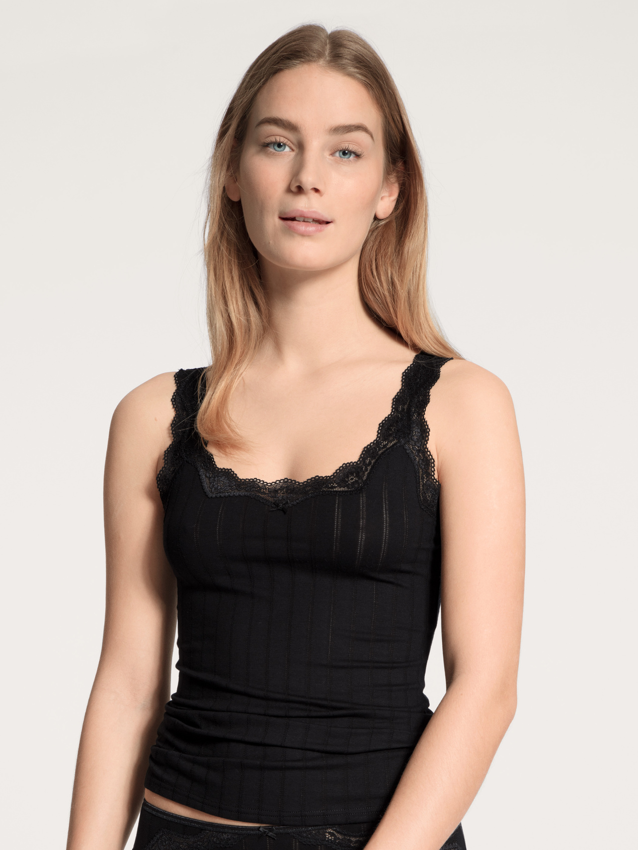 CALIDA Etude Toujours Tank-Topfür Damen, XS, Schwarz, Liaison aus bester Baumwolle und verspielter Spitze