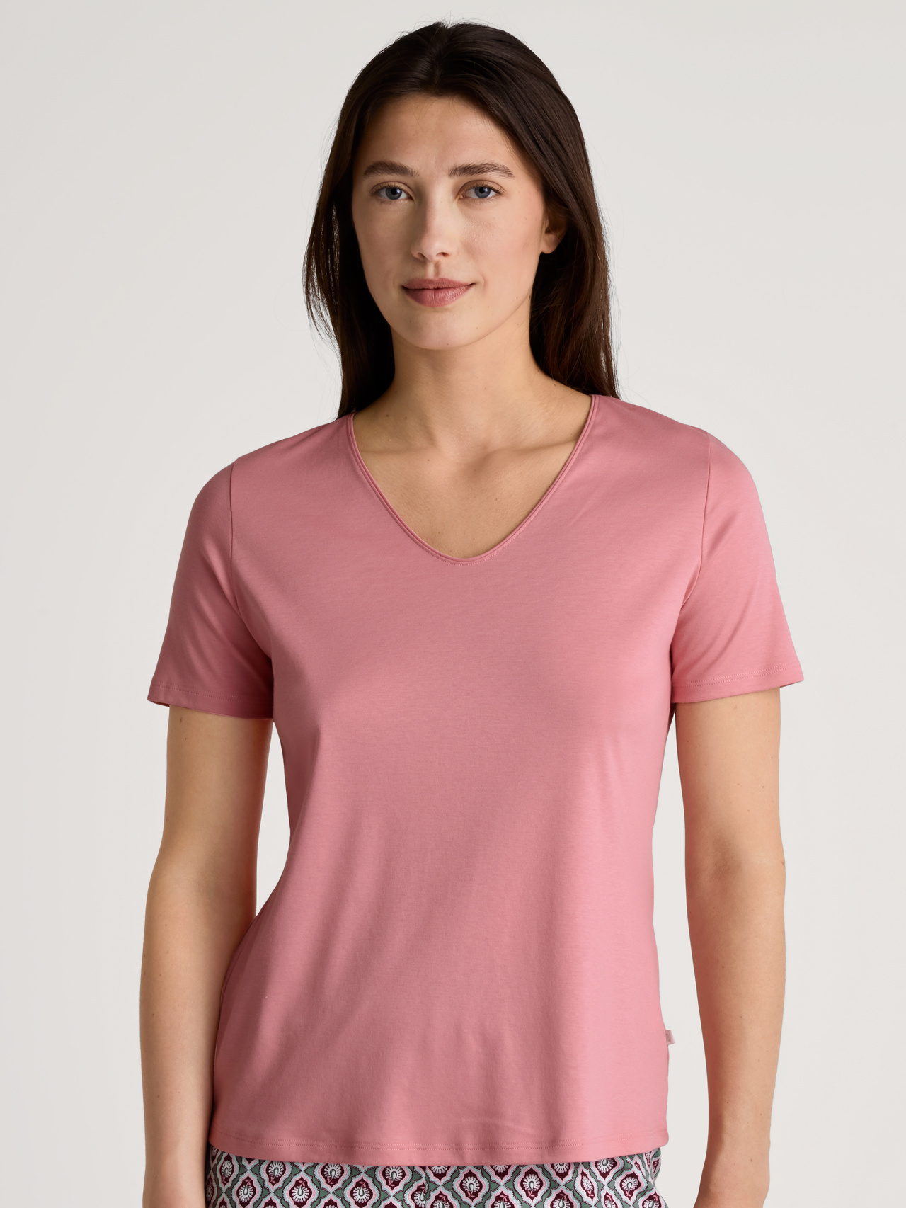 CALIDA Favourites Ground Kurzarm-Shirt, V-Neckfür Damen, L, Rosa, Erholsamer Schlaf in Africa´s Natur und Tierwelt