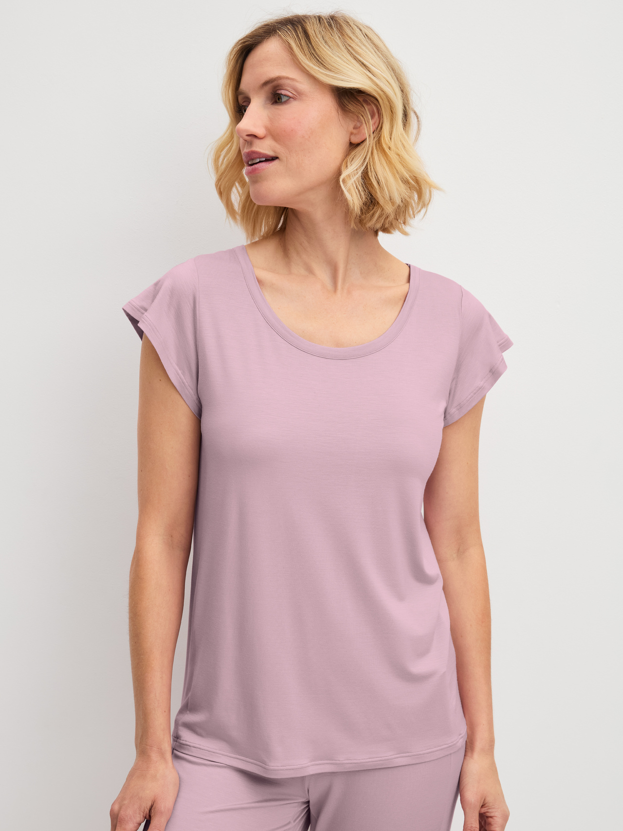 CALIDA DSW Balancing Kurzarm-Shirtfür Damen, L, Violett, Leicht fallendes Kurzarm-Shirt mit femininer Silhouette